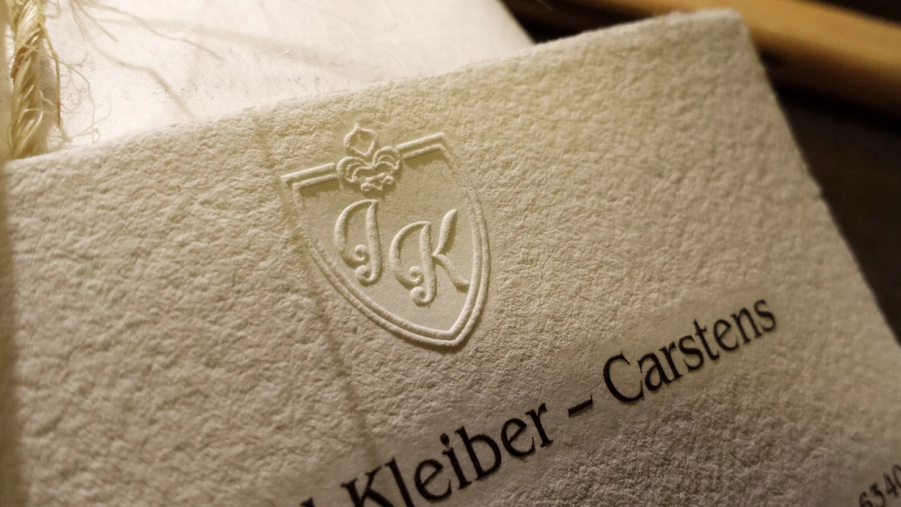 Hochwertige Visitenkarte mit Blindprägung und Stahlstich
